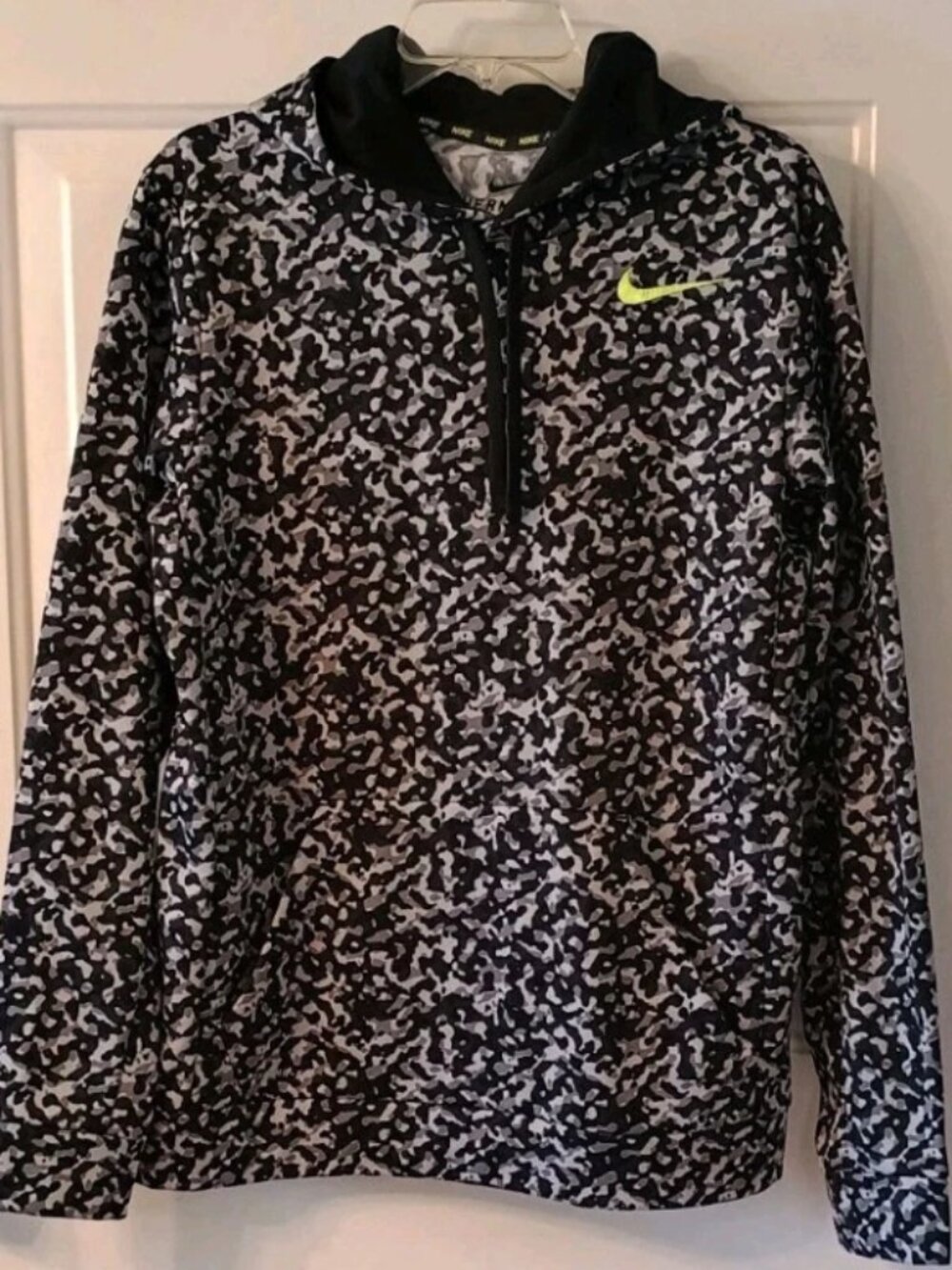 Nike Therma-FIT Splinter Camo Hoodie Featuring A Distinctive Colorway